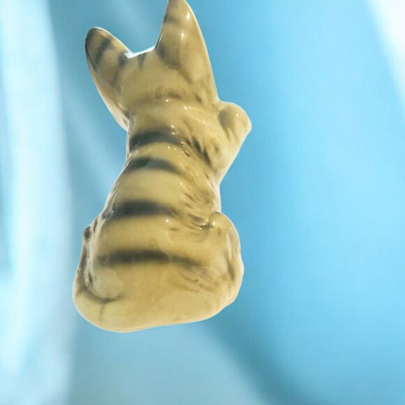 House of Global Art Porcelain Cat Figurine - Picture 4 of 6